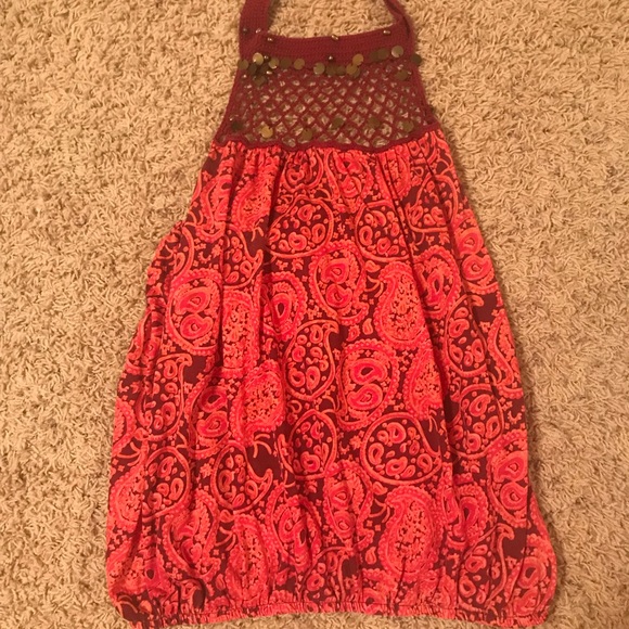 Unique halter top - Picture 2 of 4